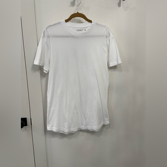 Abercrombie & Fitch Essential Tee - Picture 1 of 3